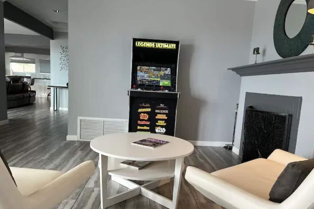 Photo of Livingroom in Terra Nova