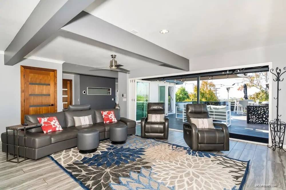 Photo of Livingroom in Terra Nova