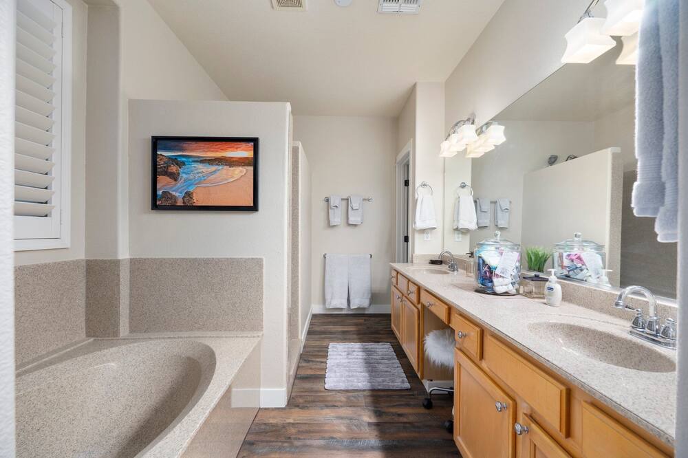 Photo of Bathroom in Coldwater Springs