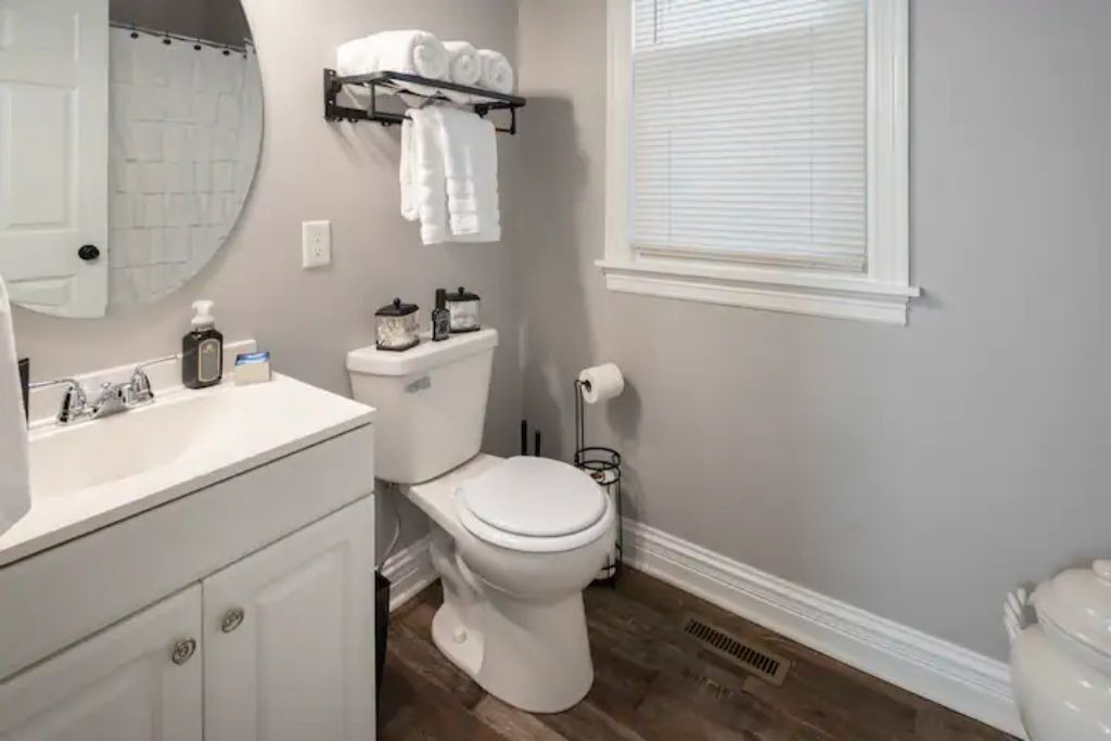 Photo of Bathroom in Lindenwald