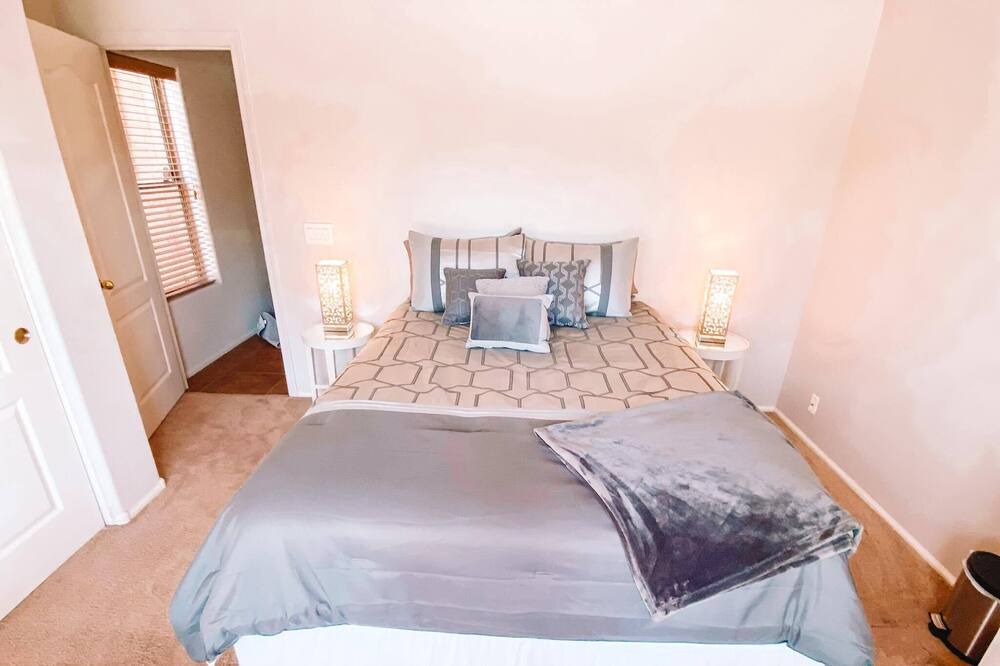 Photo of Bedroom in Canyon Trails