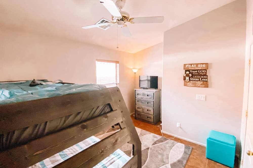 Photo of Bedroom in Canyon Trails