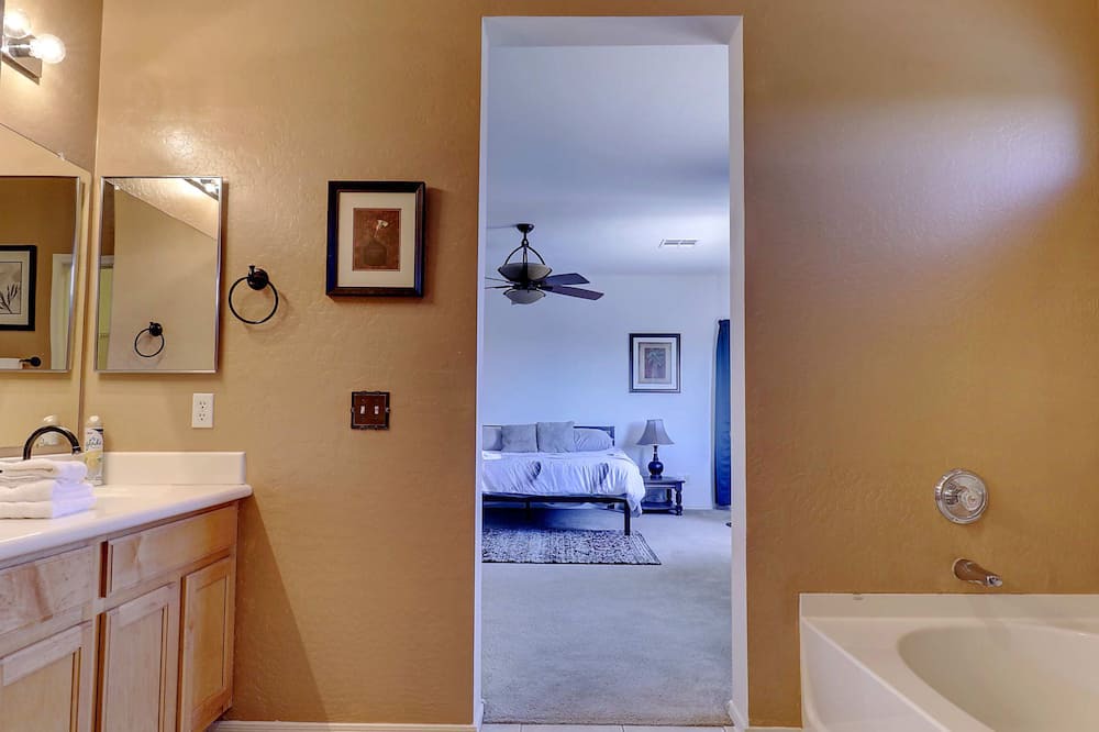 Photo of Bathroom in Surprise Farms