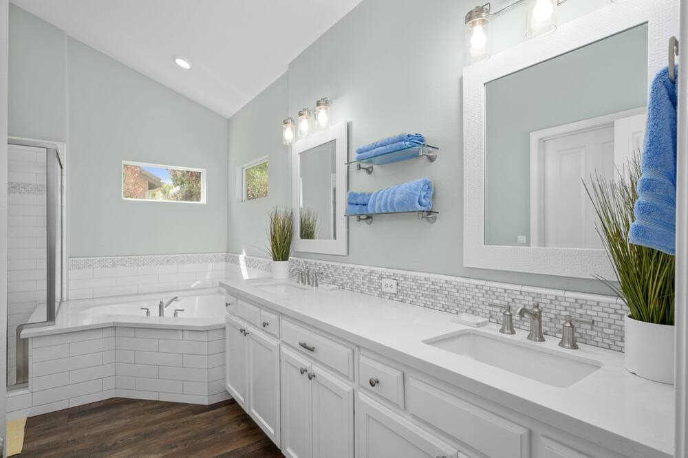 Photo of Bathroom in Raisin
