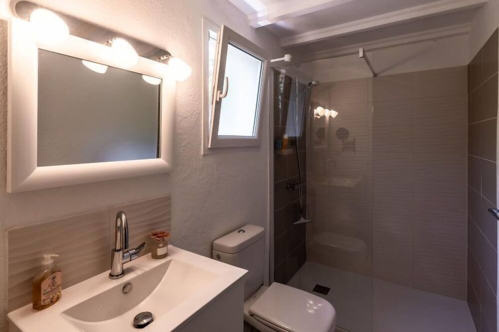 Photo of Bathroom in Pietra Long Salvini