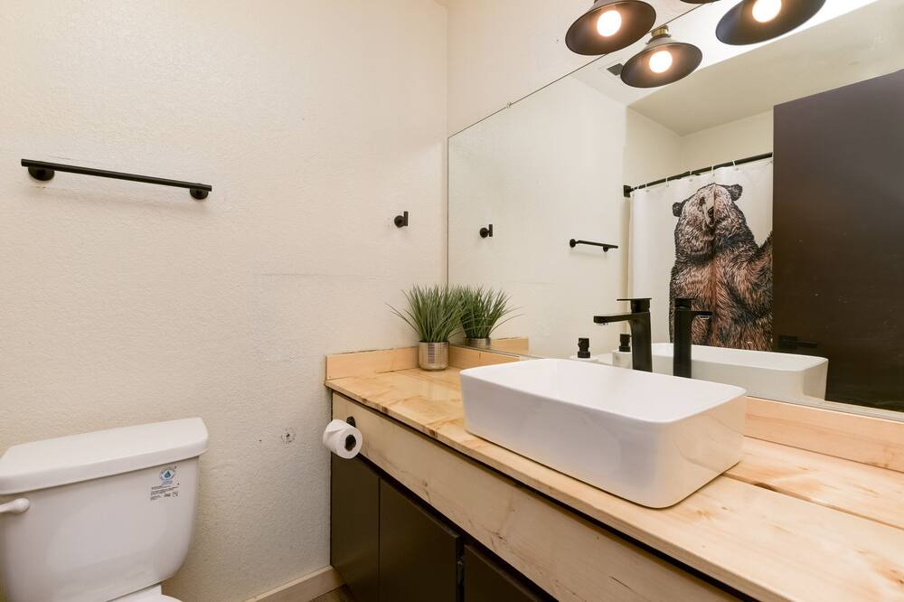 Photo of Bathroom in Big Bear Lake