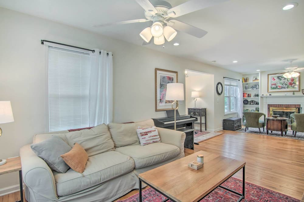 Photo of Livingroom in Cambridge