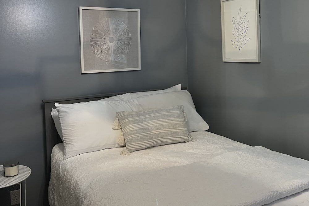 Photo of Bedroom in Temperanceville