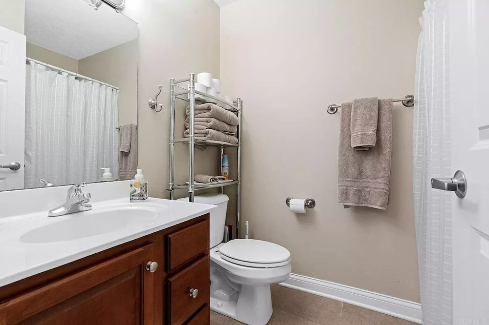 Photo of Bathroom in Roseland