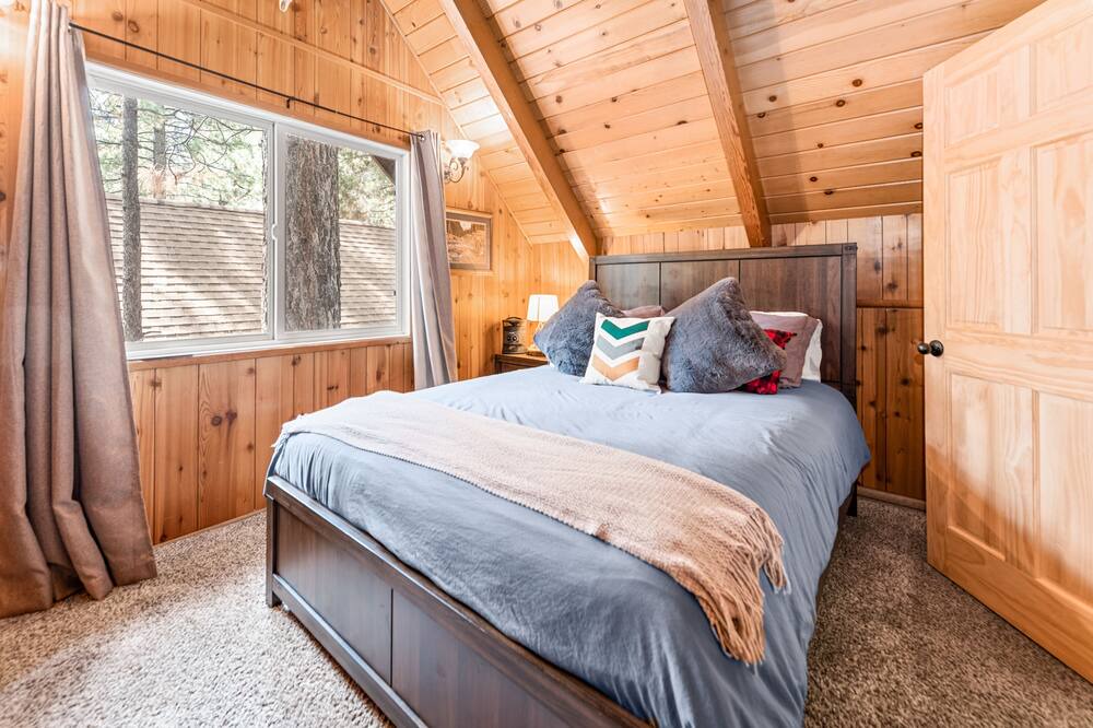 Photo of Bedroom in Big Bear Lake