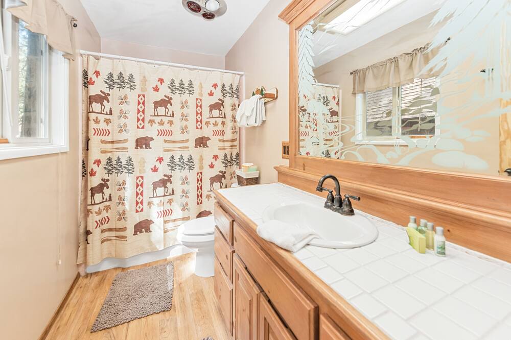 Photo of Bathroom in Big Bear Lake