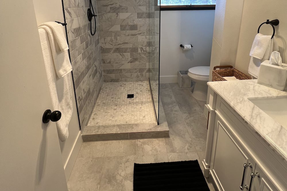 Photo of Bathroom in Wrightwood