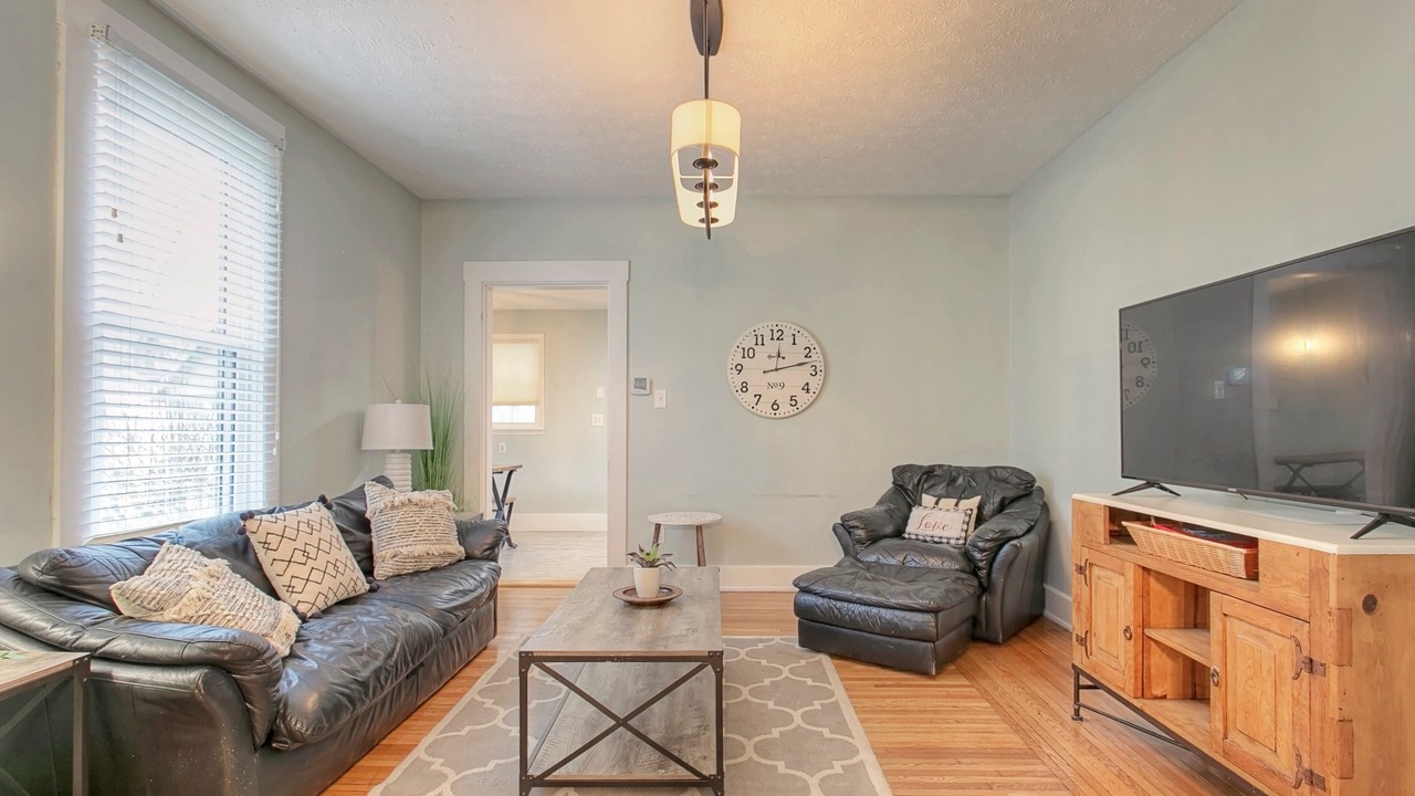Photo of Livingroom in Mason