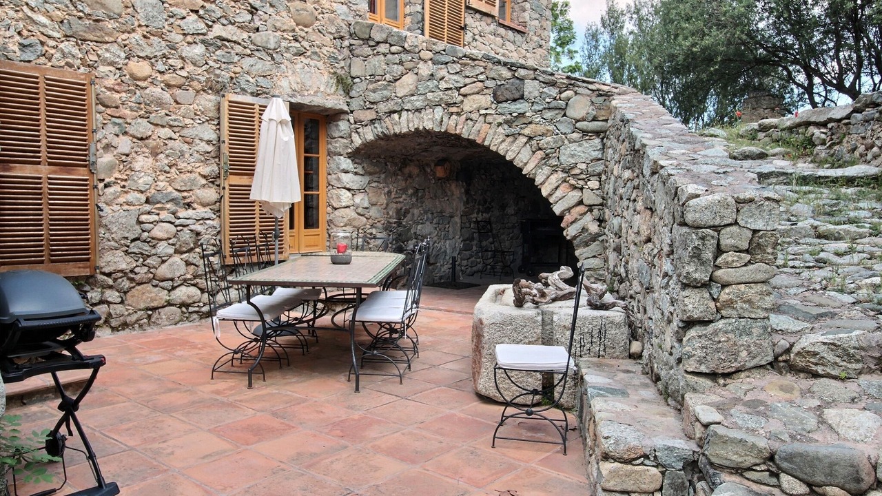 Photo of Outdoor in Lama