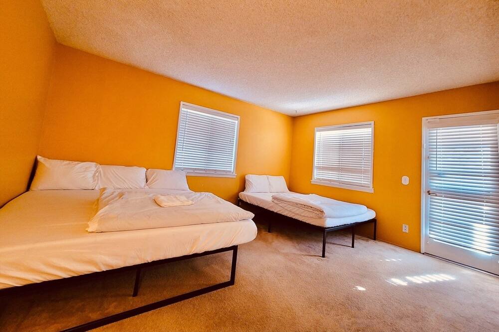 Photo of Bedroom in Ridgecrest