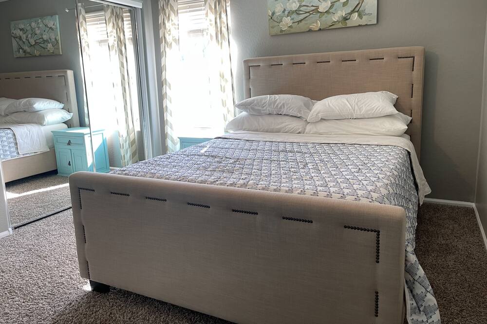 Photo of Bedroom in Sonoran Vista