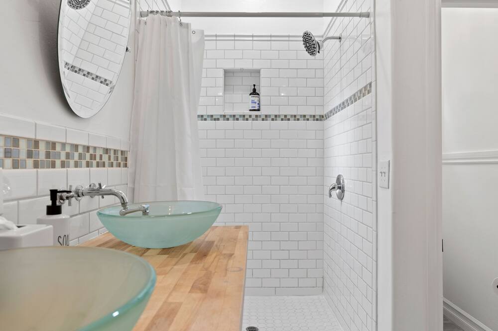 Photo of Bathroom in Tehachapi