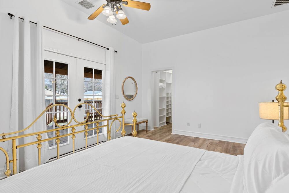 Photo of Bedroom in Tehachapi