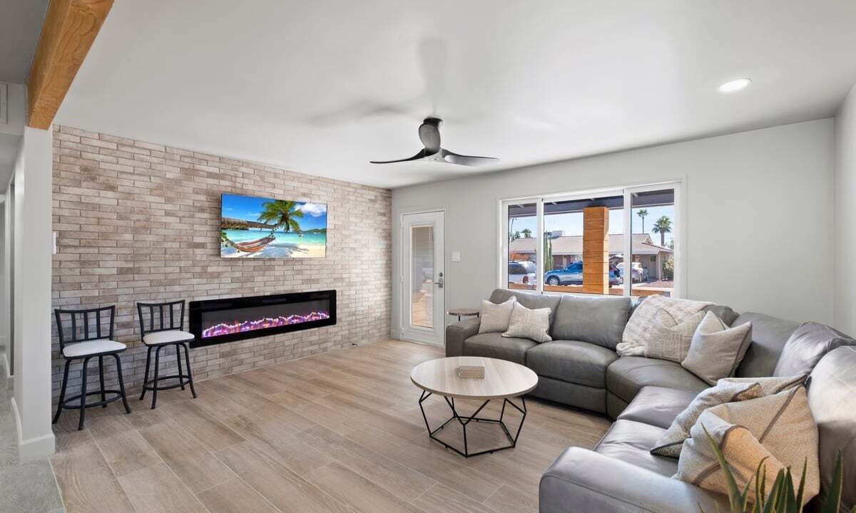 Photo of Livingroom in Papago Parkway