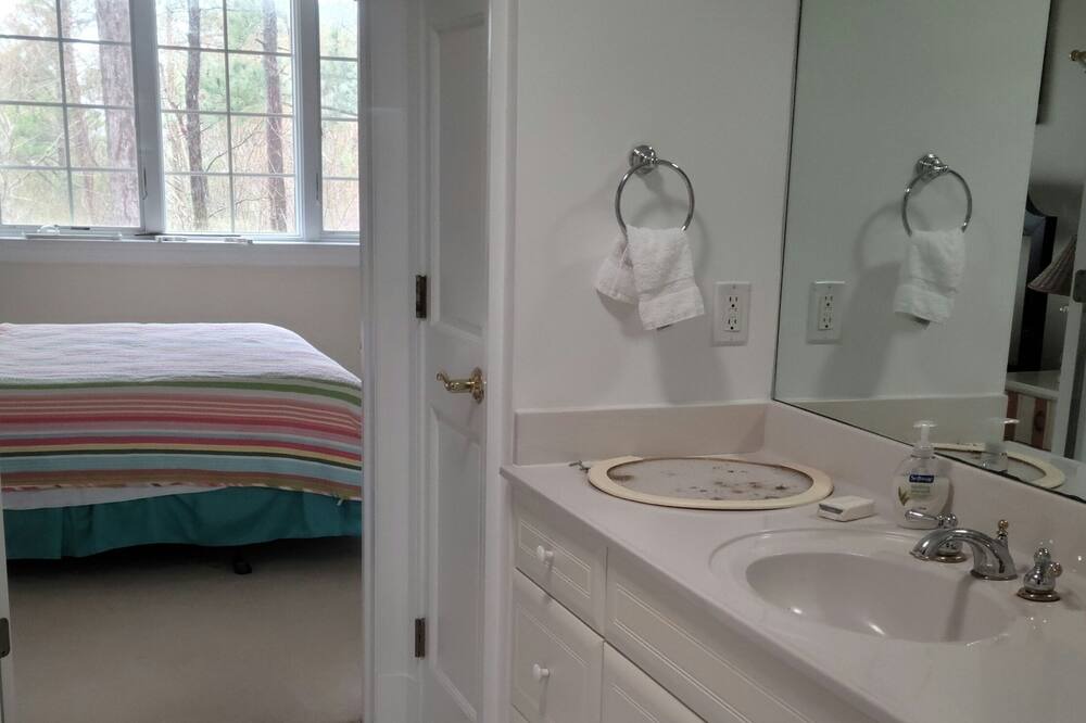 Photo of Bathroom in Bay Ridge