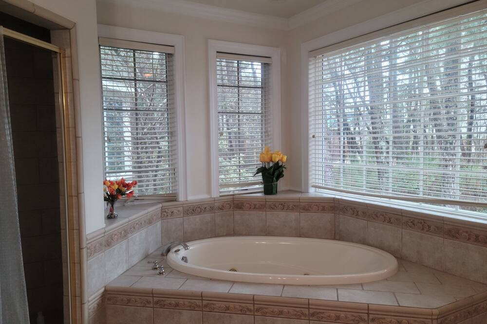 Photo of Bathroom in Bay Ridge