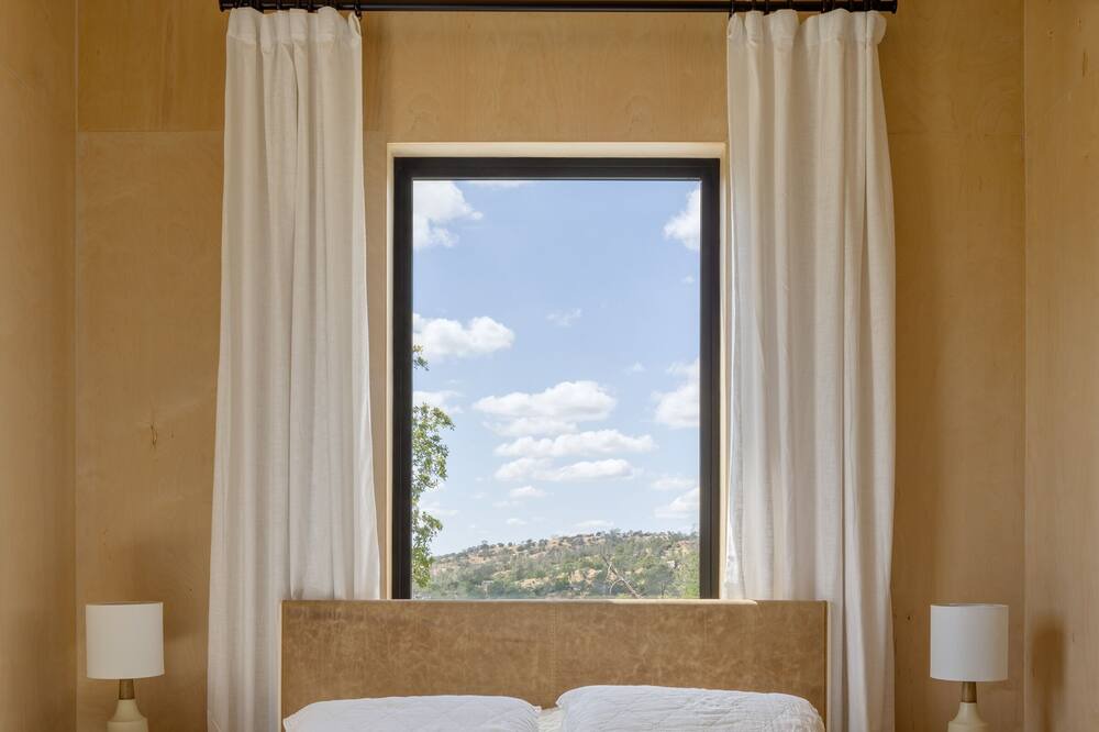 Photo of Bedroom in Yosemite Lakes