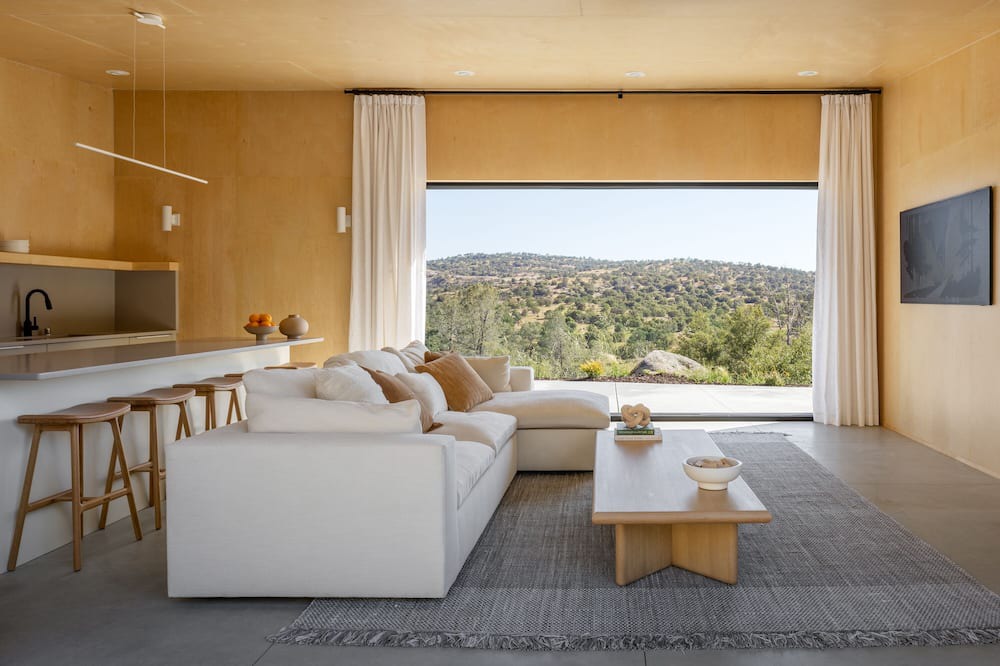 Photo of Livingroom in Yosemite Lakes