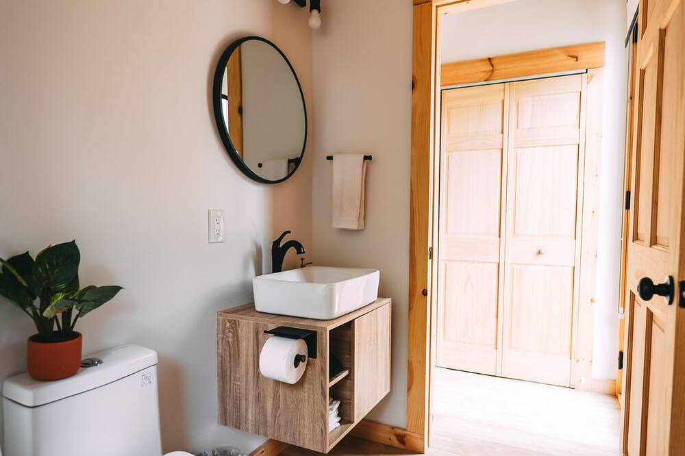 Photo of Bathroom in Frenchburg