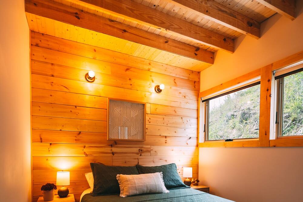 Photo of Bedroom in Frenchburg