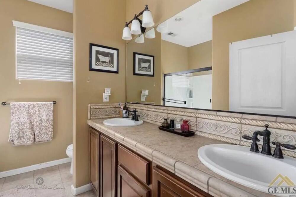 Photo of Bathroom in Greenacres