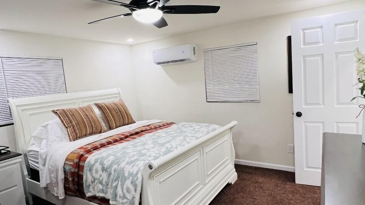 Photo of Bedroom in Globe