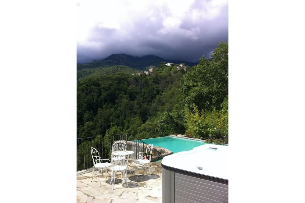 Photo of Outdoor in Carcheto-Brustico