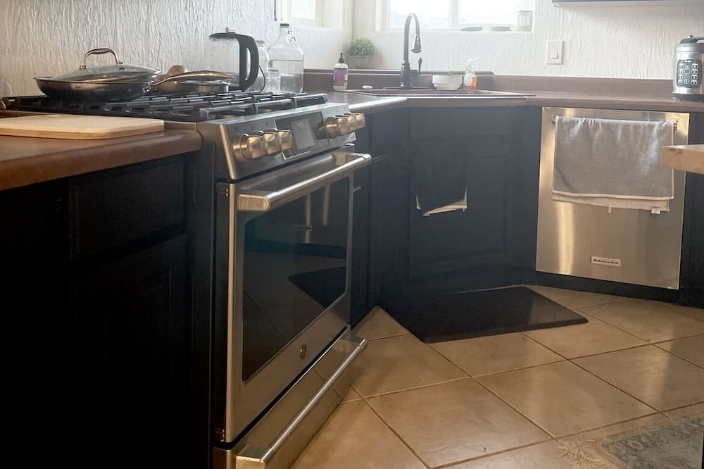 Photo of Kitchen in New Harmony