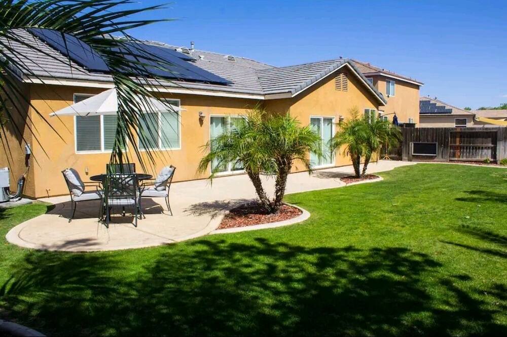 Photo of Outdoor in Bakersfield