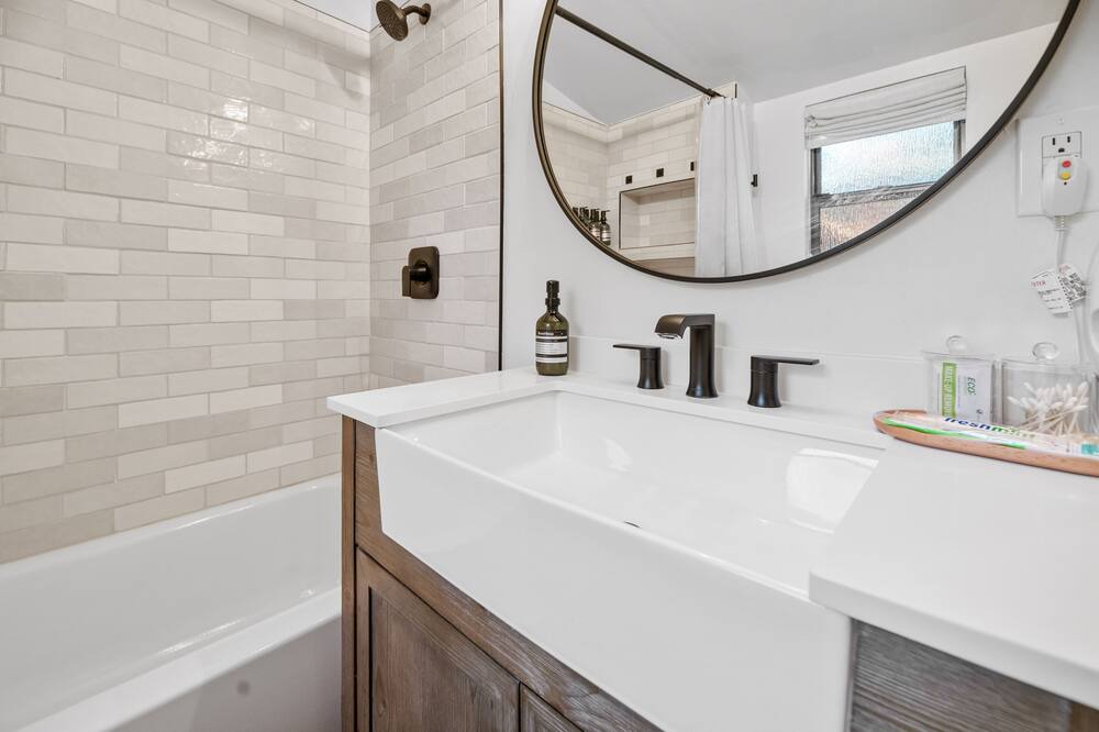 Photo of Bathroom in Peter Pan