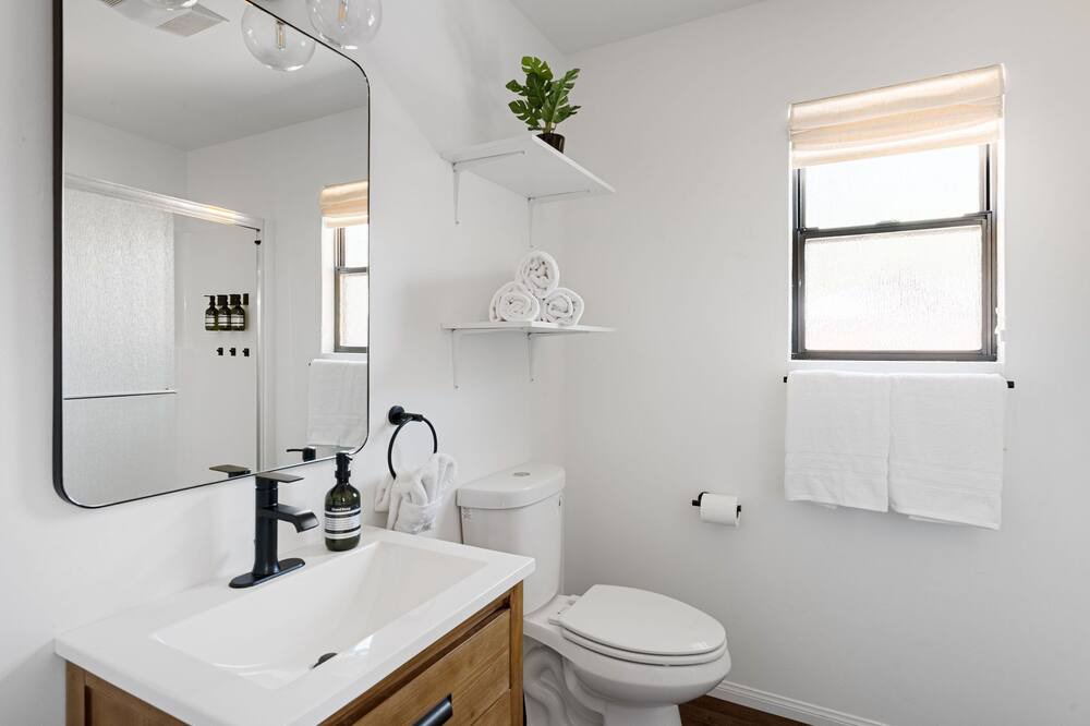 Photo of Bathroom in Peter Pan