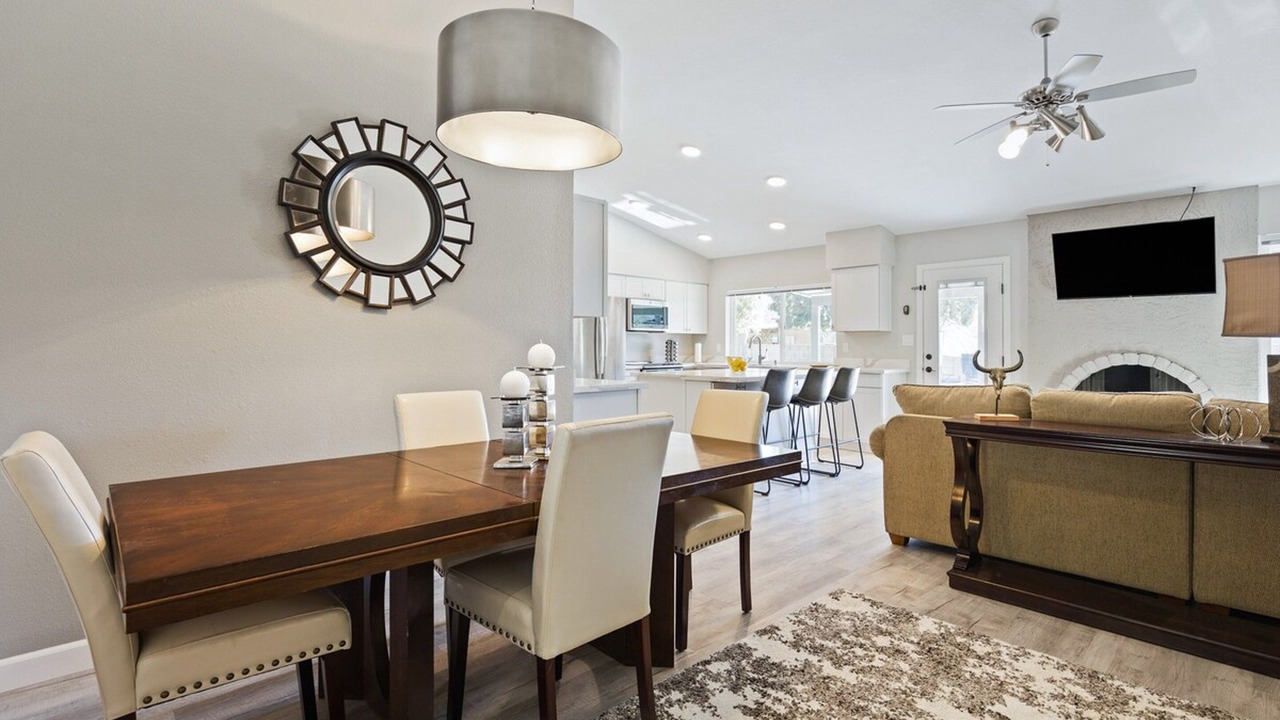 Photo of Bedroom in Paradise Valley Village