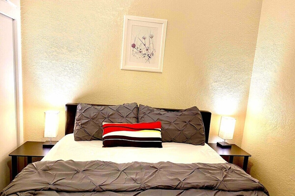 Photo of Bedroom in Mid-City