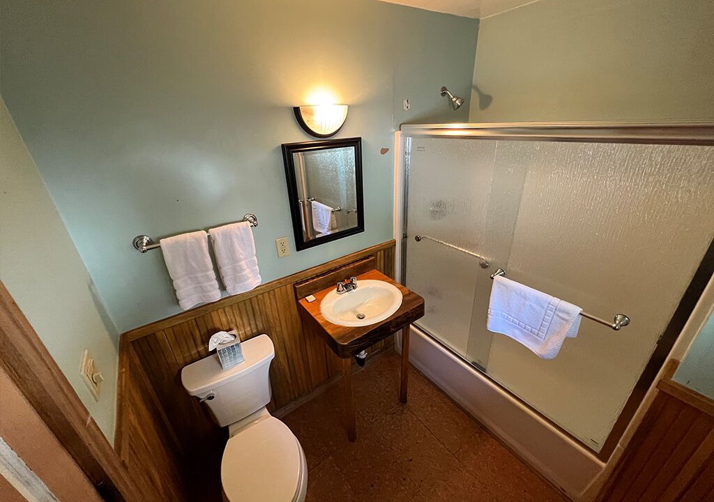 Photo of Bathroom in Lakeshore