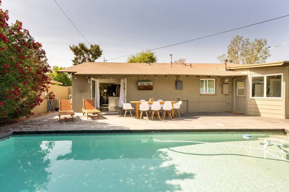 Photo of Outdoor in Scottsdale Estates Six