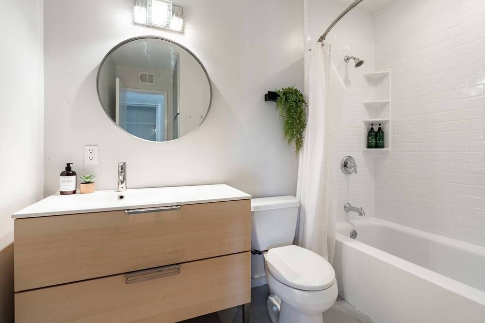 Photo of Bathroom in Scottsdale Estates Six