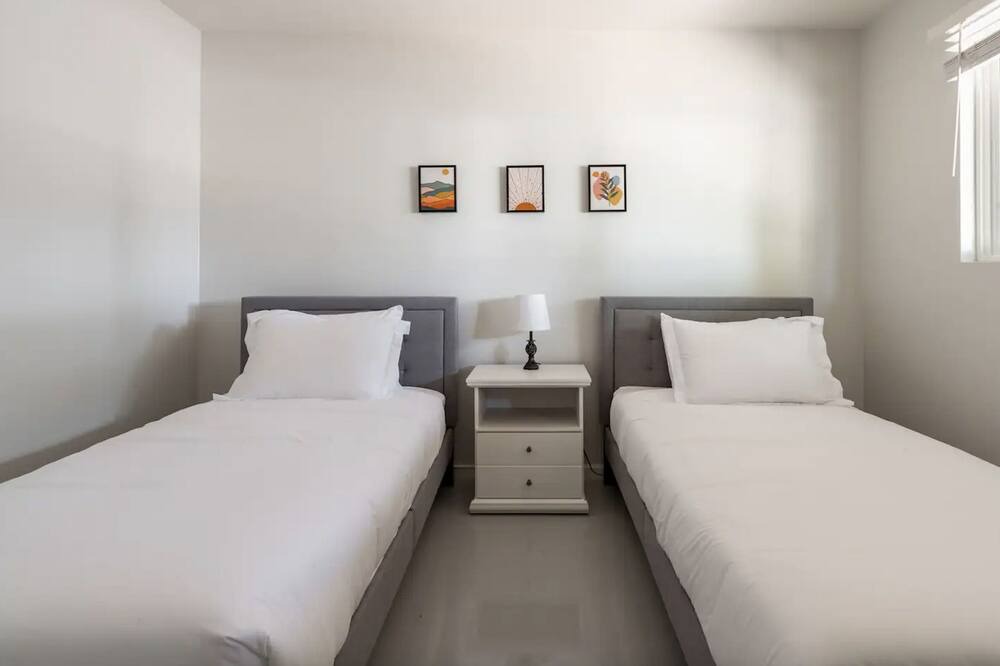 Photo of Bedroom in Scottsdale Estates Six