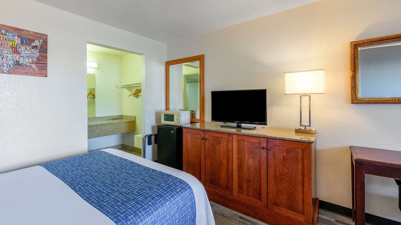 Photo of Bedroom in Westown Commercial Center