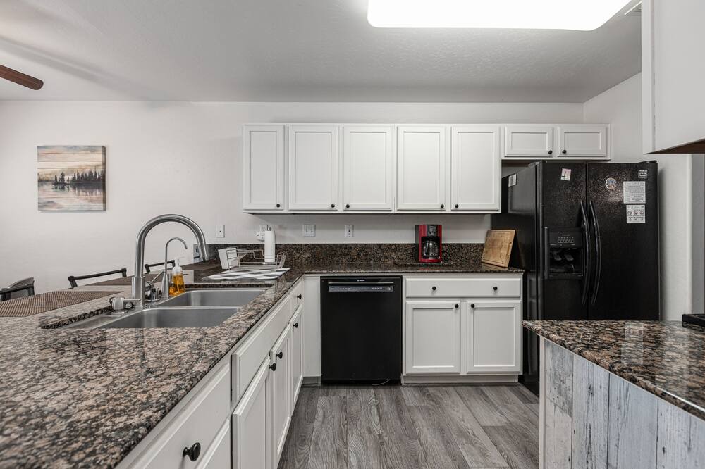 Photo of Kitchen in Hanford