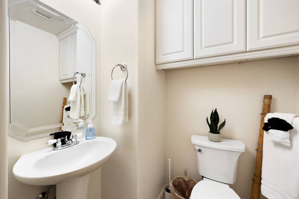 Photo of Bathroom in Tatum Ranch