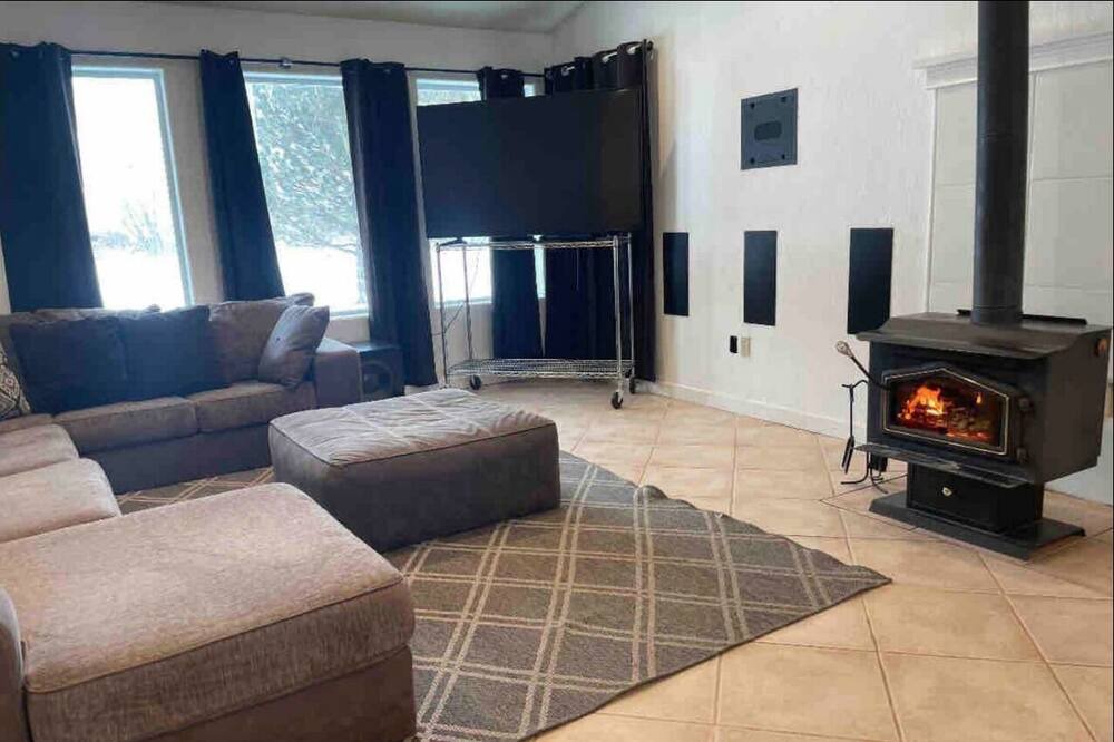 Photo of Livingroom in New Harmony