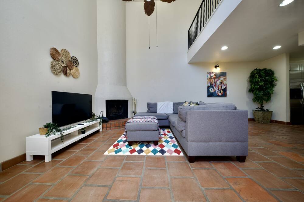 Photo of Livingroom in Arts District