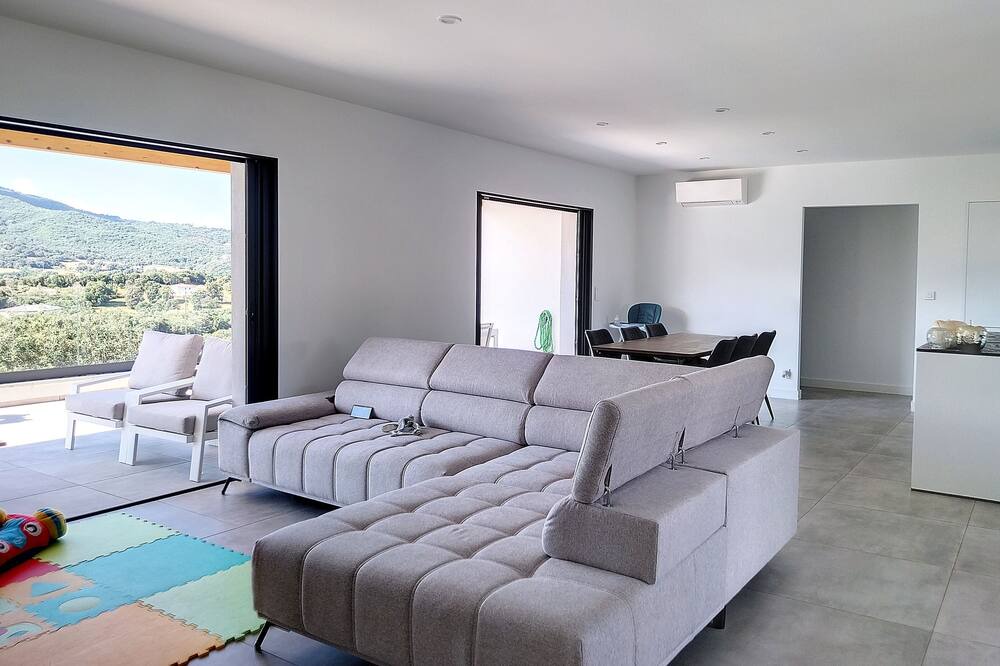 Photo of Livingroom in Eccica-Suarella