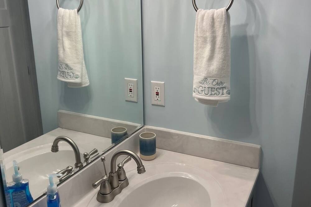 Photo of Bathroom in Murraysville