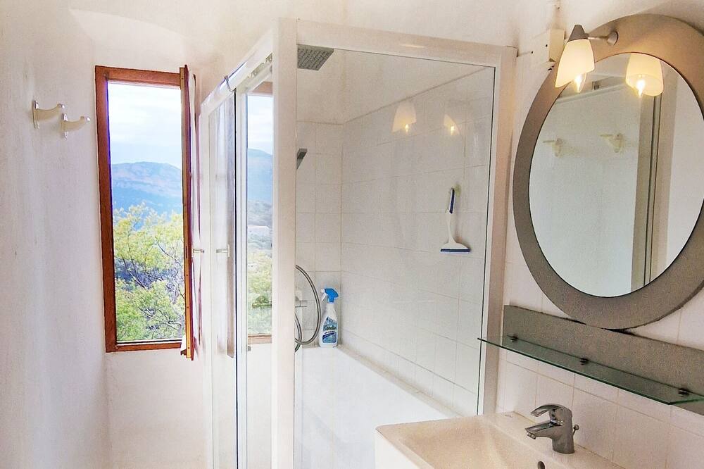 Photo of Bathroom in Patrimonio